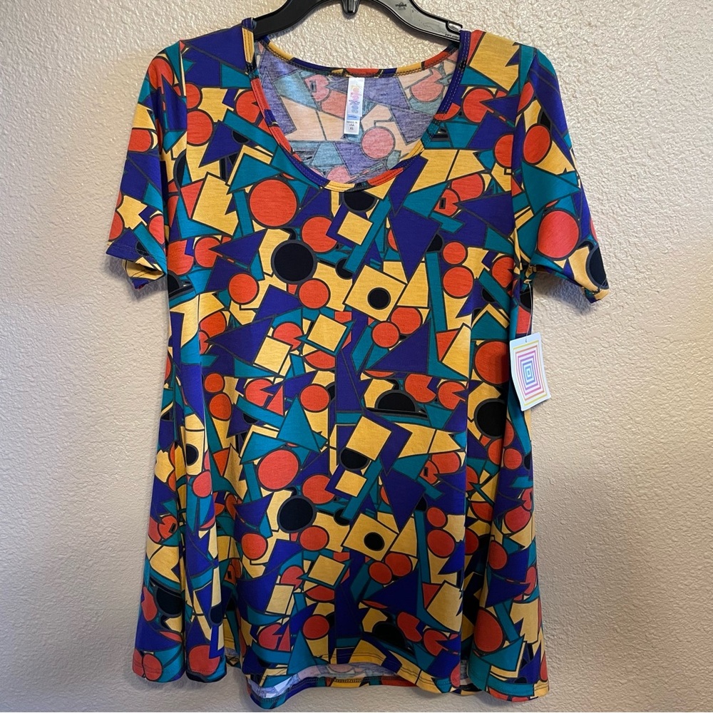 ⭐️LuLaroe Perfet Tee top